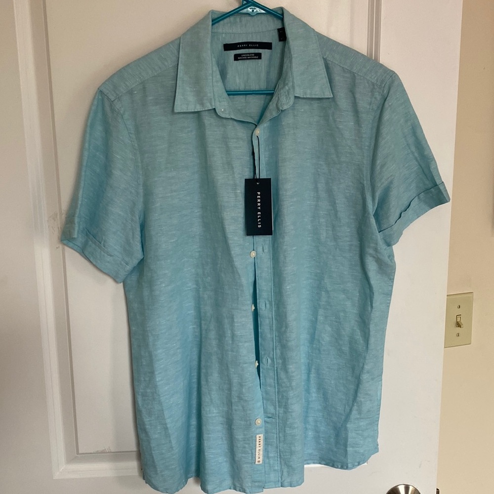 Perry Ellis Casual Button Down